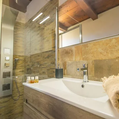 Ruins - Elegant Apartamento Olbia