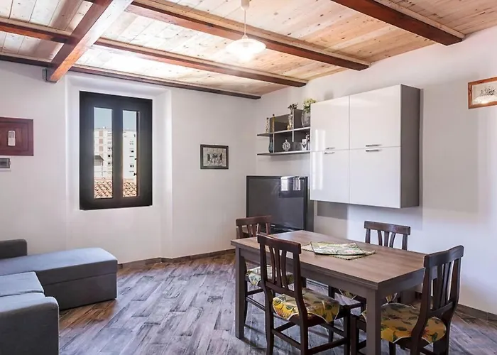 Ruins - Elegant Appartement